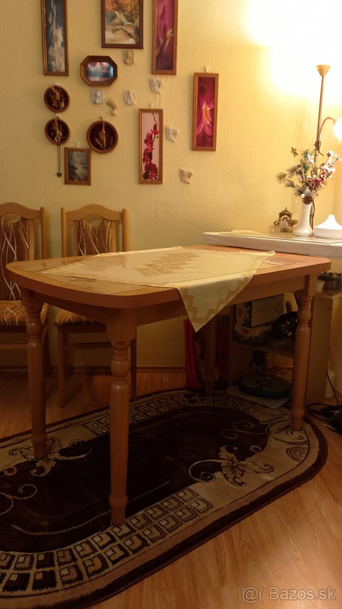 Jedálenský stôl roztahovaci