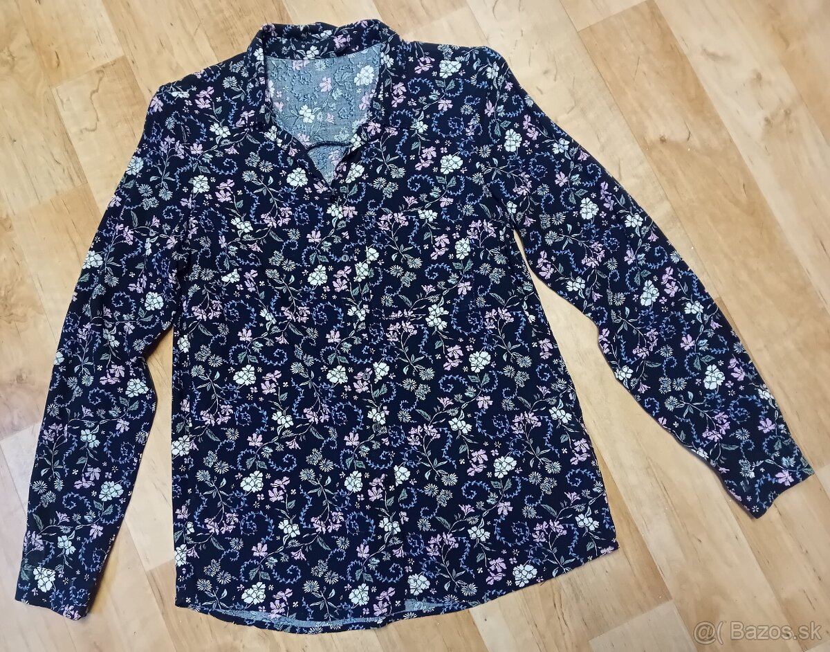 Dámska kvietkovaná blúzka