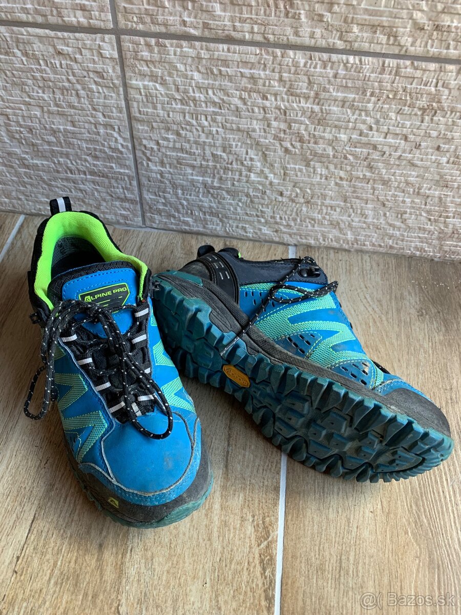 Predám outdoorové topánky vel. 38, zn. ALPINE PRO