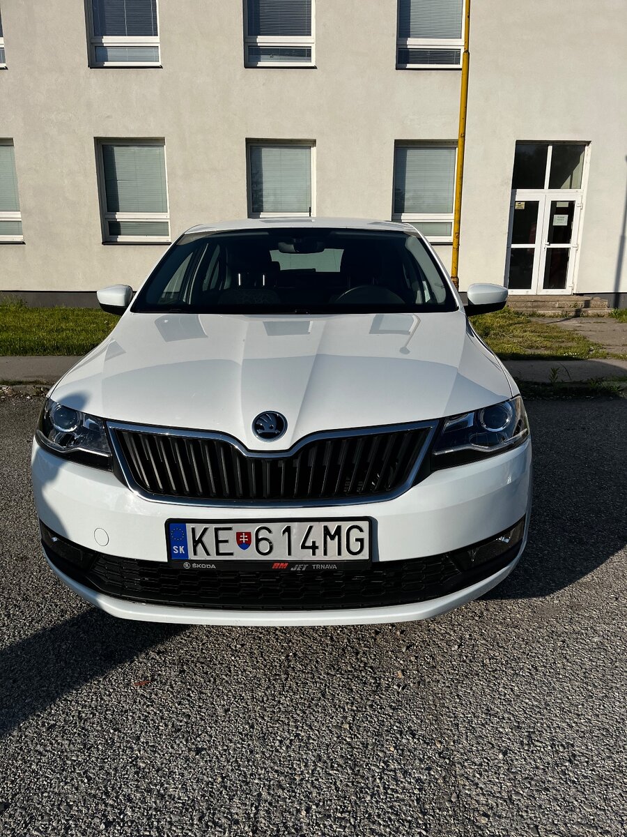 Škoda Rapid 1.0 TSI Ambition so zimnou sadou pneu na diskoch