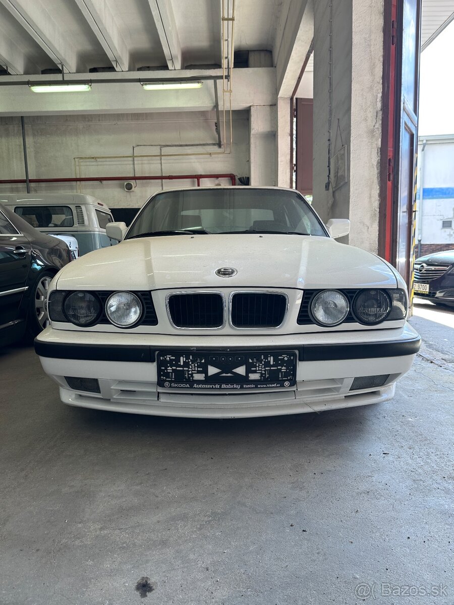 BMW M5 E34