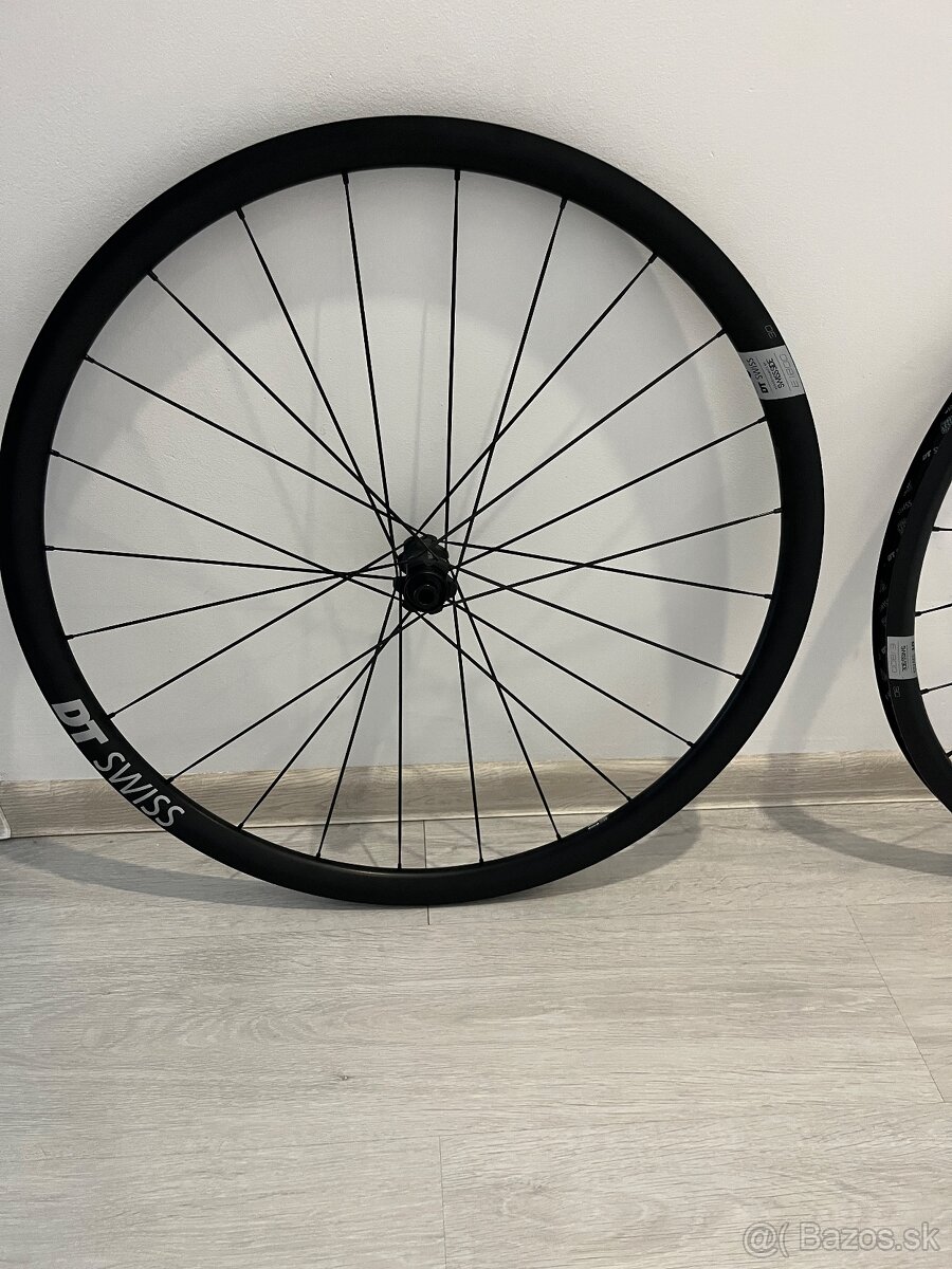 DT Swiss E1800 DB 28"