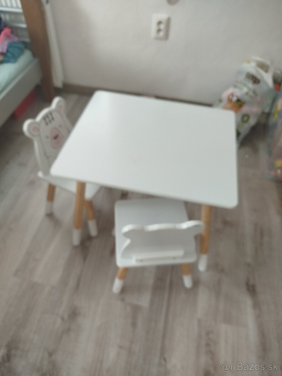 Detsky stôl a stolicky