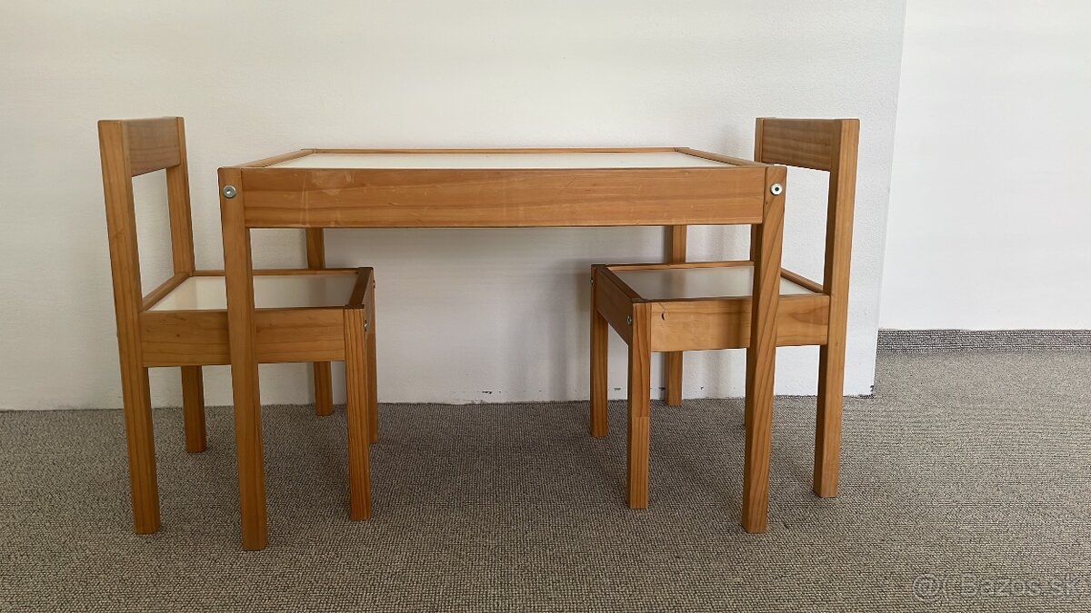 Detský stolík a 2 stoličky Ikea
