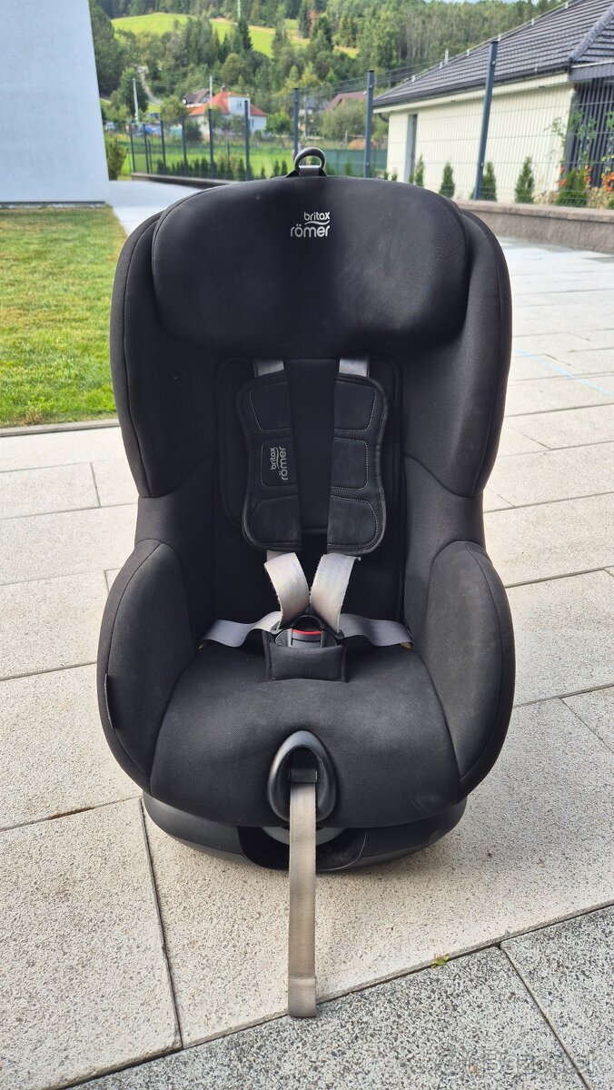 Autosedačku BRITAX Römer Trifix 2 i-Size