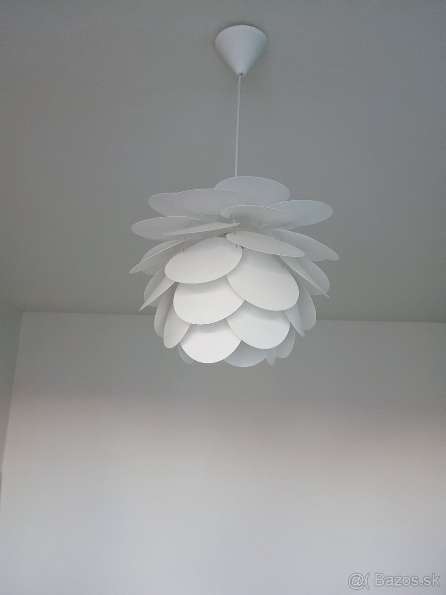 Visiaca lampa lotosový kvet