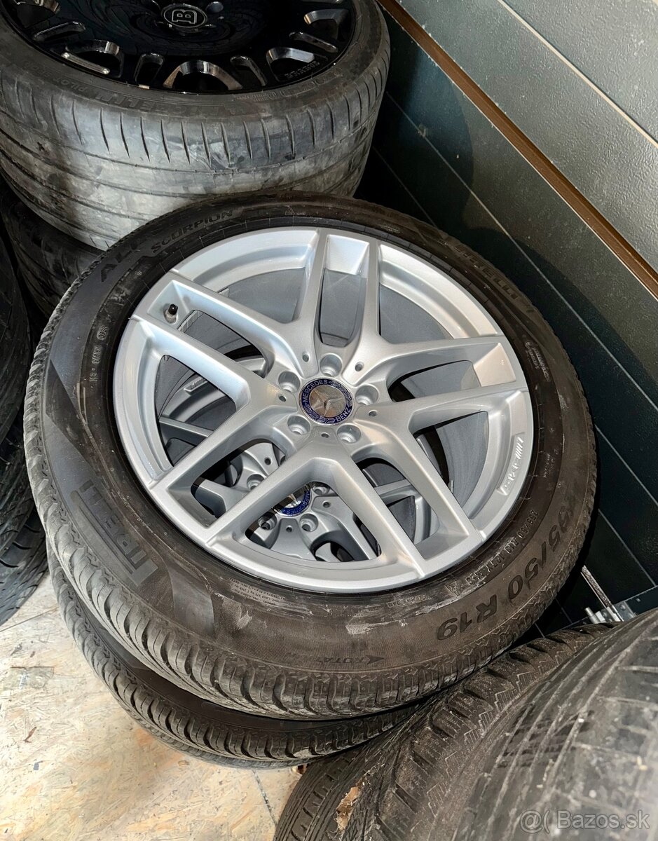 Originalni zimni sada Mercedes GLC Amg a jine,235/55 r19