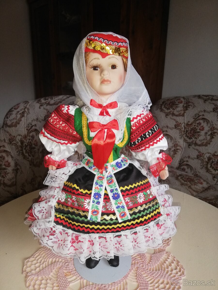 Bábika v kroji