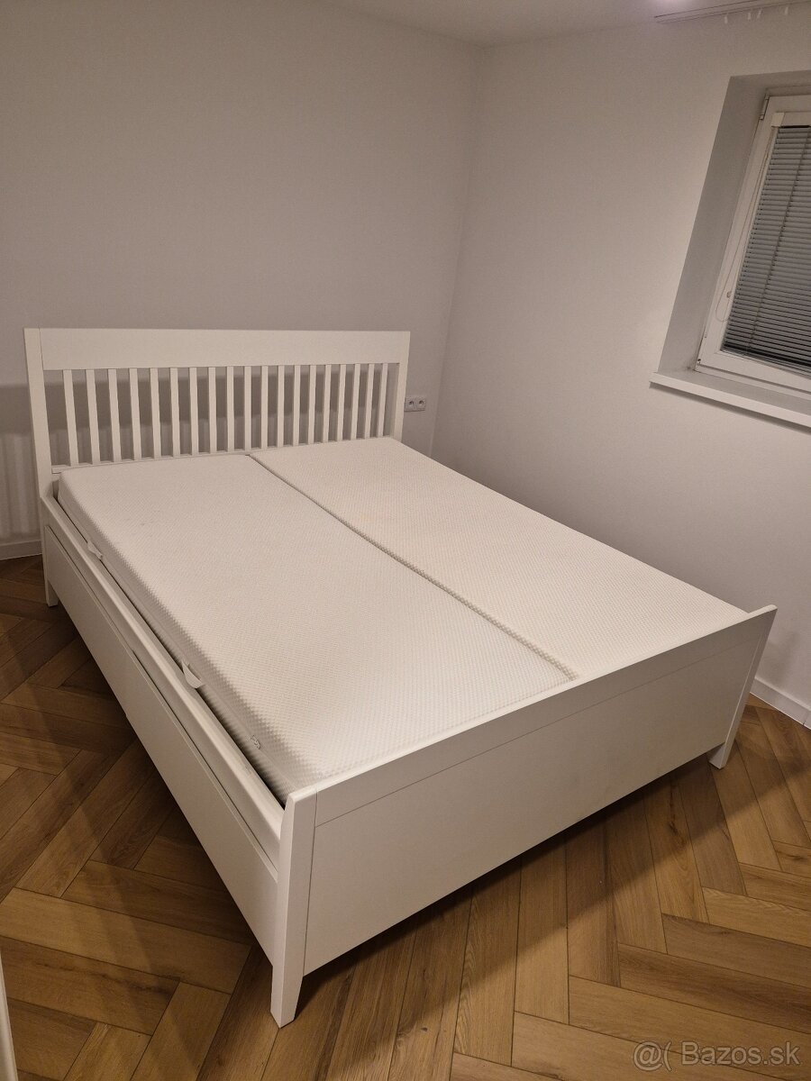 Posteľ + rošty + matrace + perináky