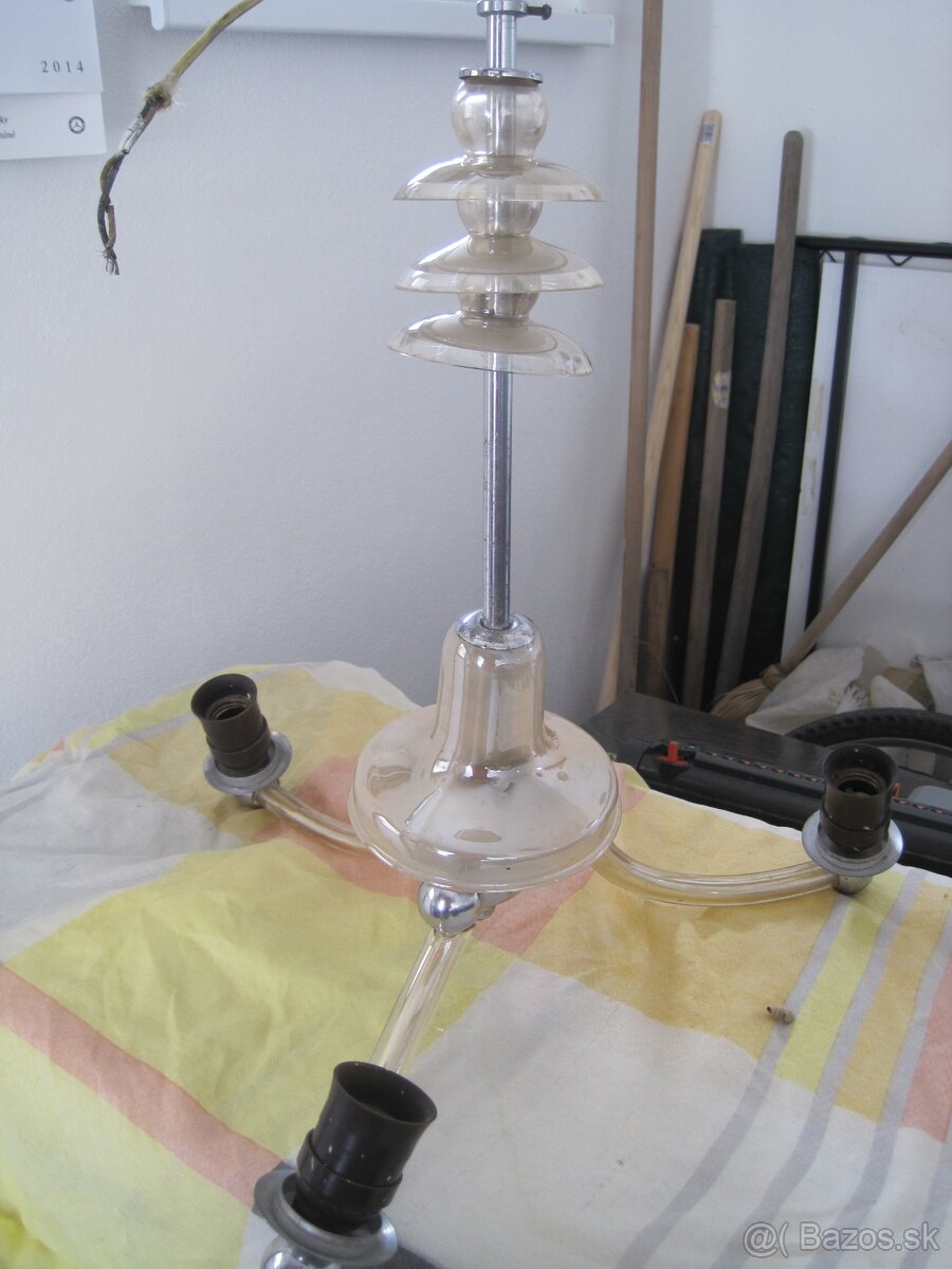 Predám lacno starožitný luster.