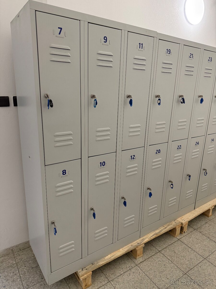 Šatňové skrinky - kovové