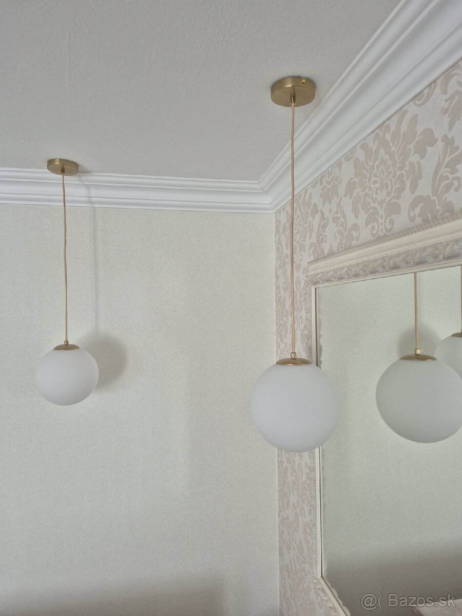 Sklenena zavesna lampa/luster
