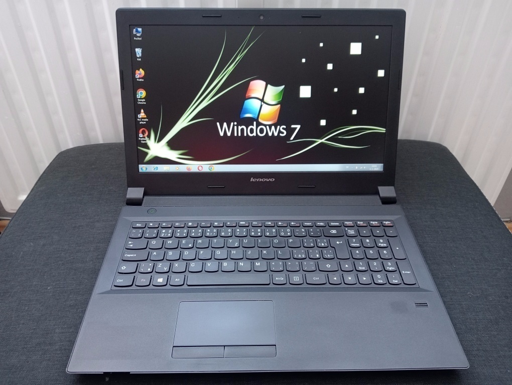predám notebook Lenovo B50 , 8gb ram ,ssd ,HDMI , Windows 7