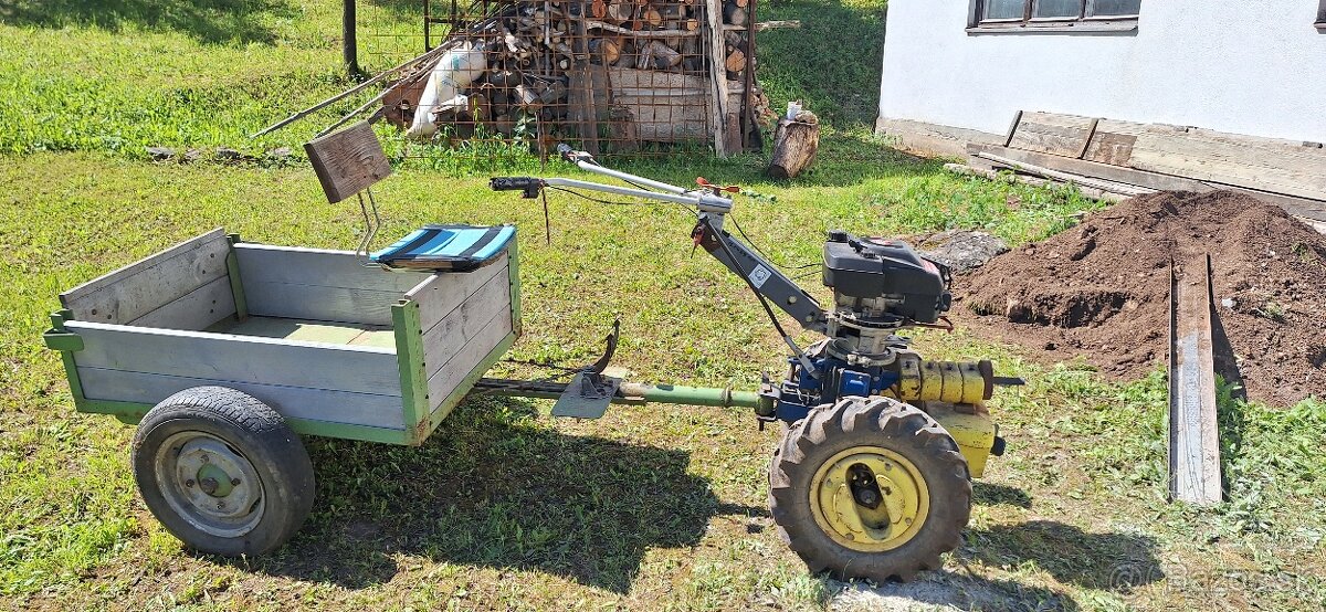 Predám malotraktor s príslušenstvom
