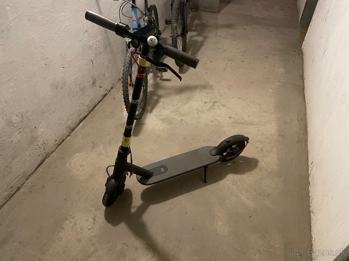 Xiaomi Mi Electric Scooter M365