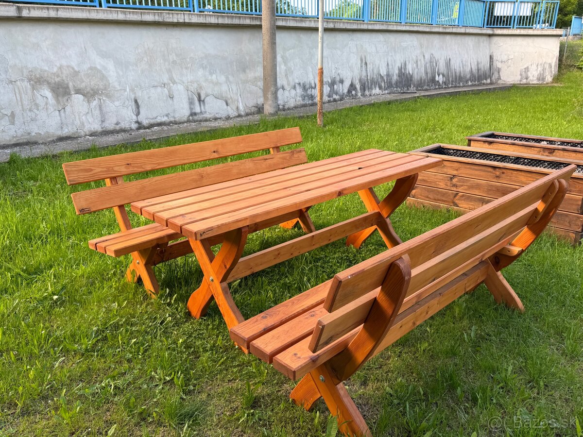 Záhradný nábytok