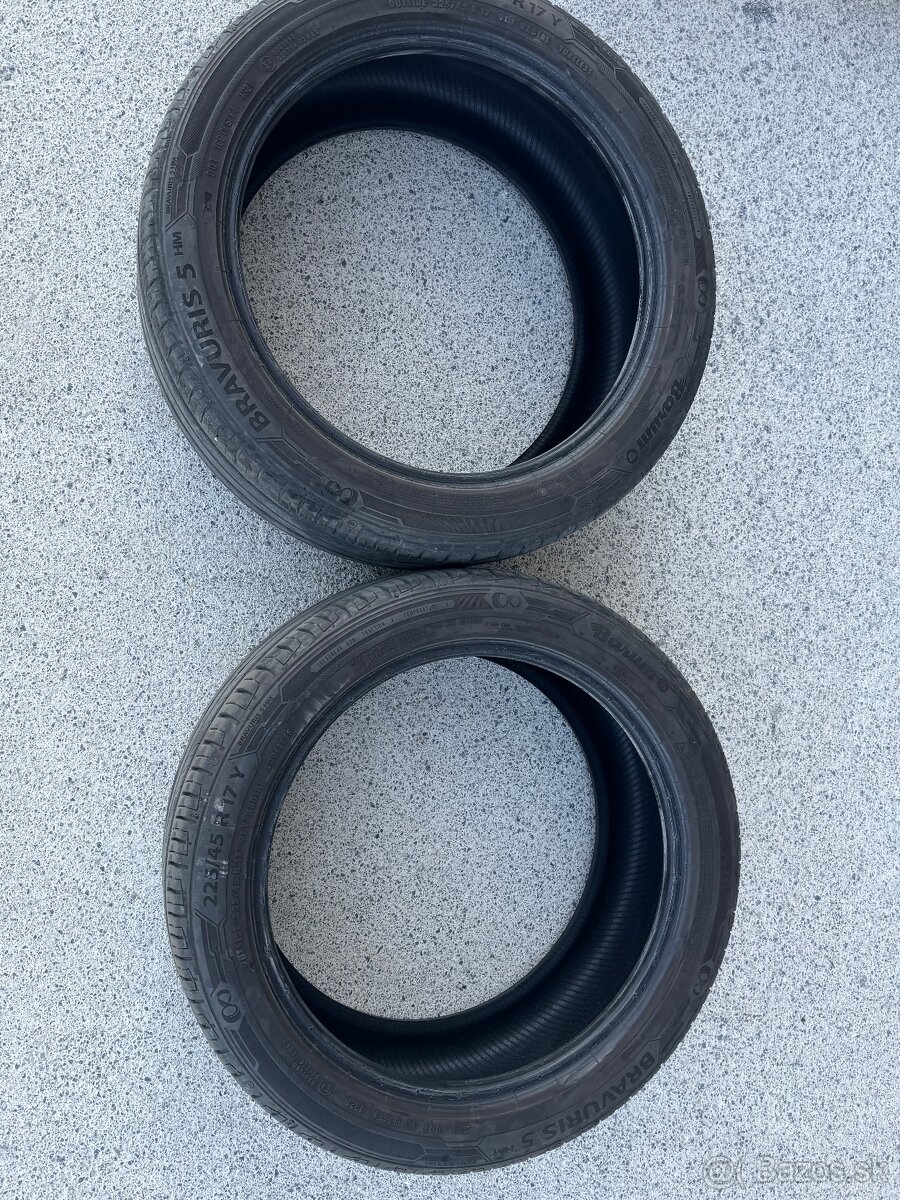 225/45 R17