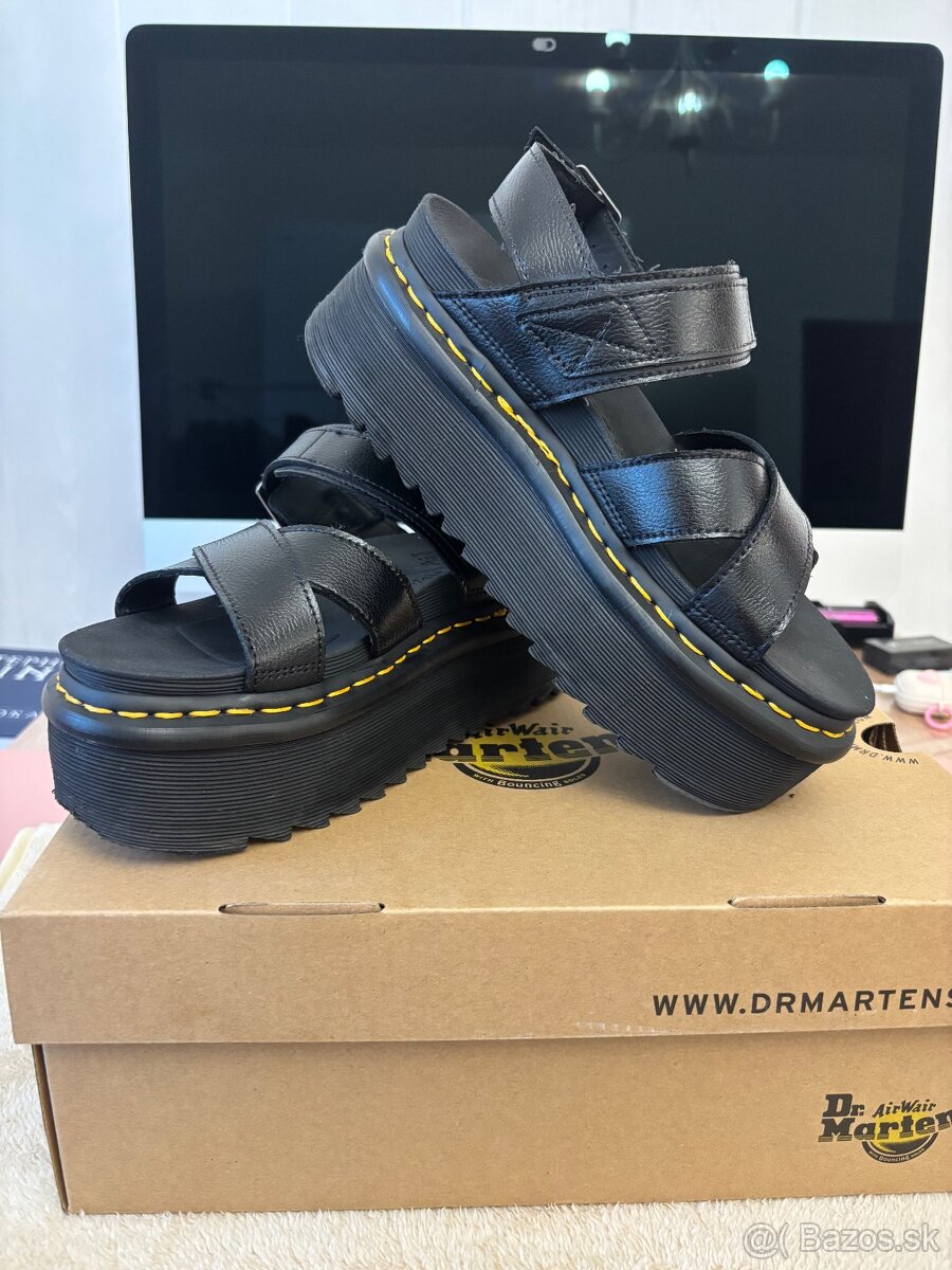 Dr. Martens sandále