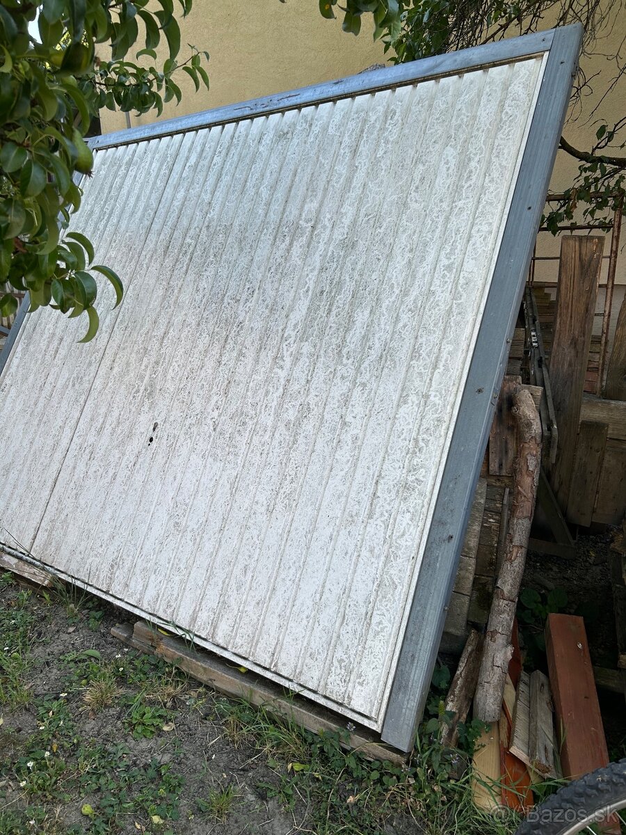 Predám garážovú branu