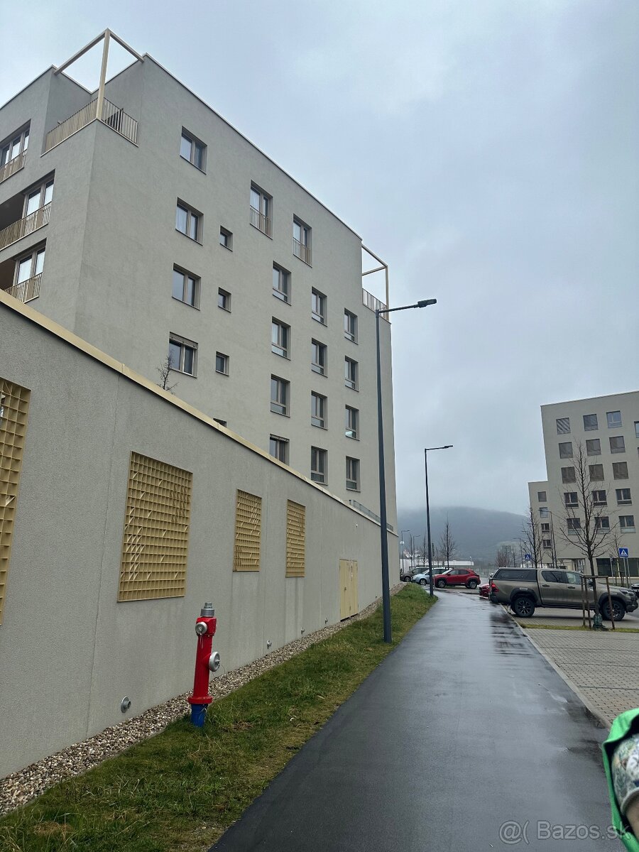 Prenájom parkovacieho miesta BORY