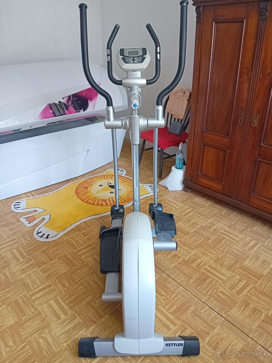 Eliptický trenažér