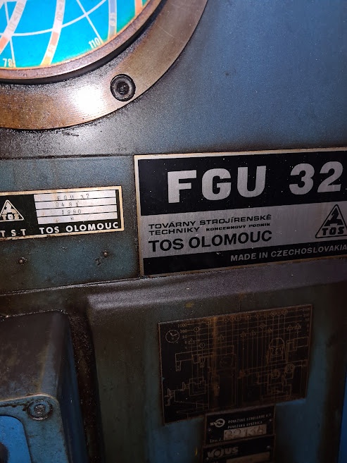 Predam Frézu FGU 32 r.v. 1990