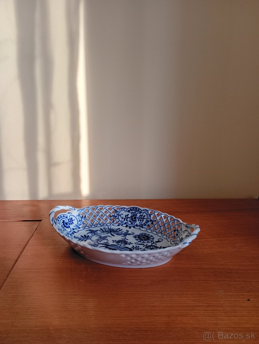 Porcelánový košík - cibulák