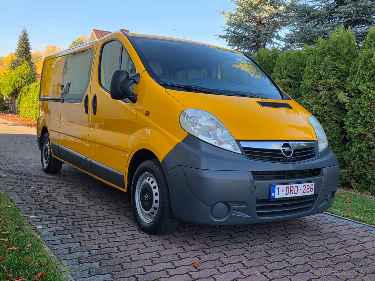 Predám dodávku Opel Vivaro LONG 6 MIESTNE.