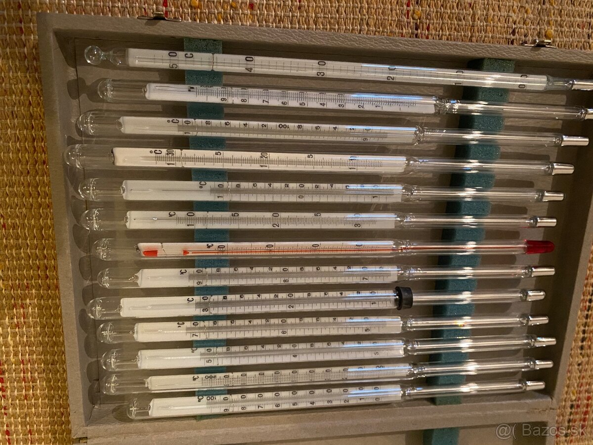 Laboratorne ortutove teplomery