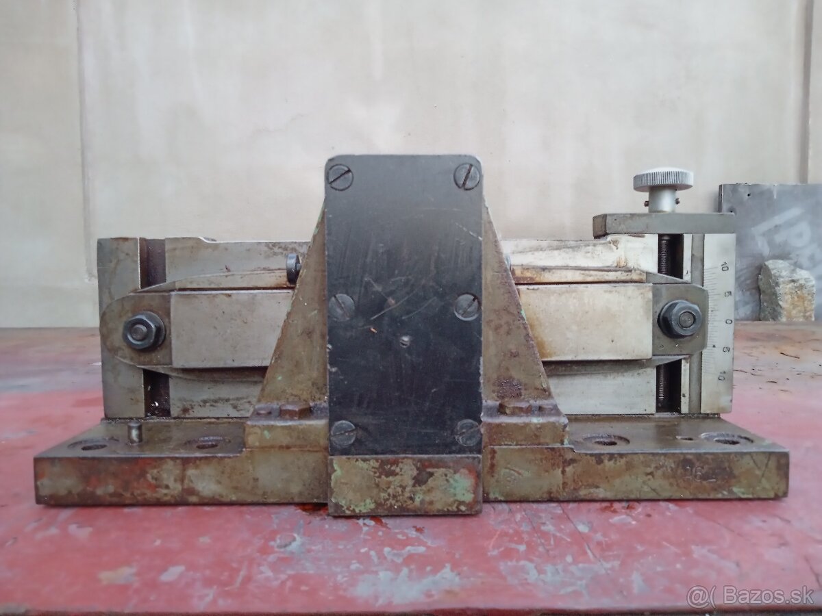 Uhlové pravítko k sustruhu