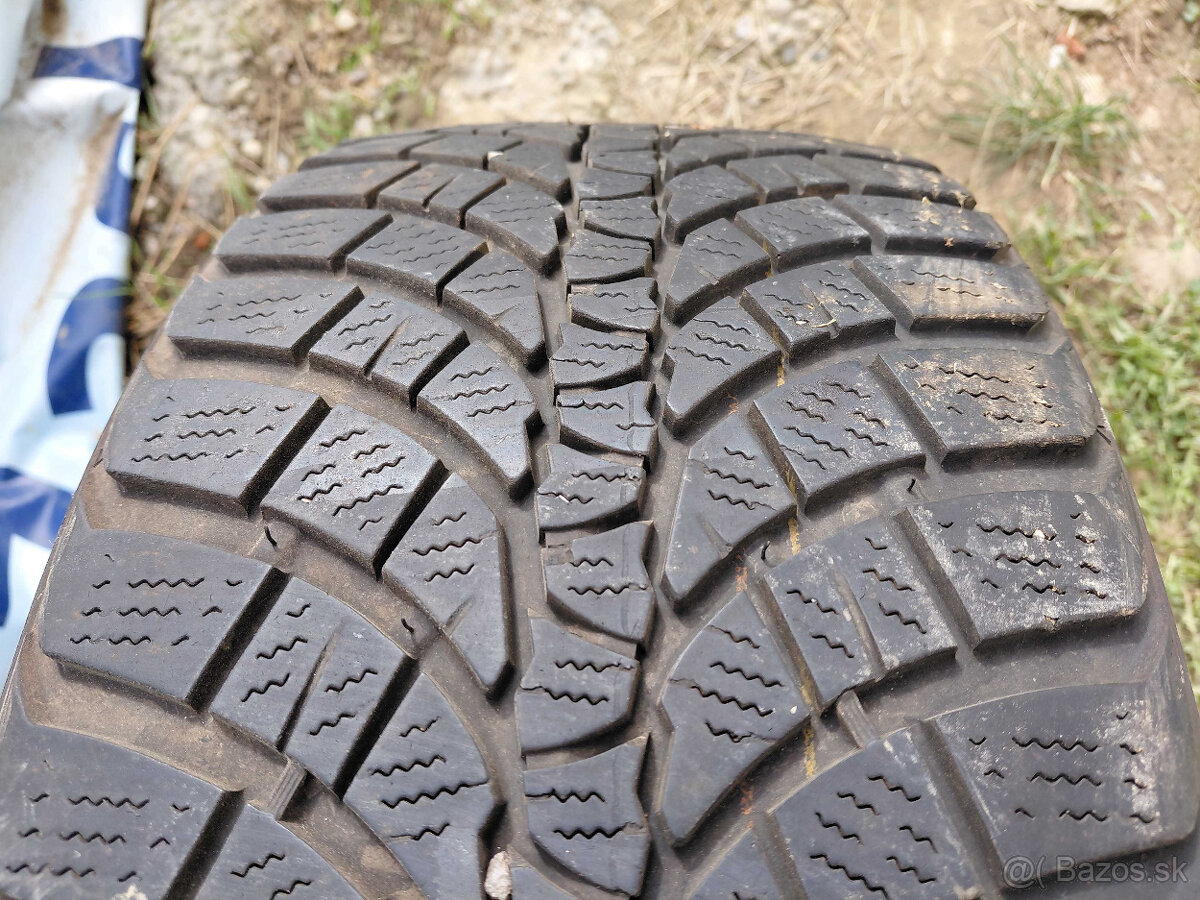 1ks zimna pneu Kumho 225/40R18