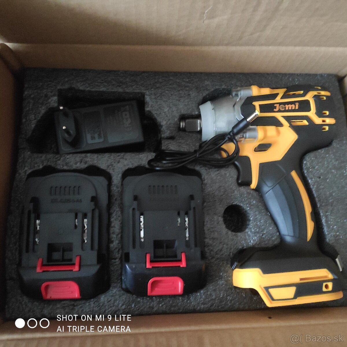 Predám nový akumulátorový rázový uťahovák - 1/2"