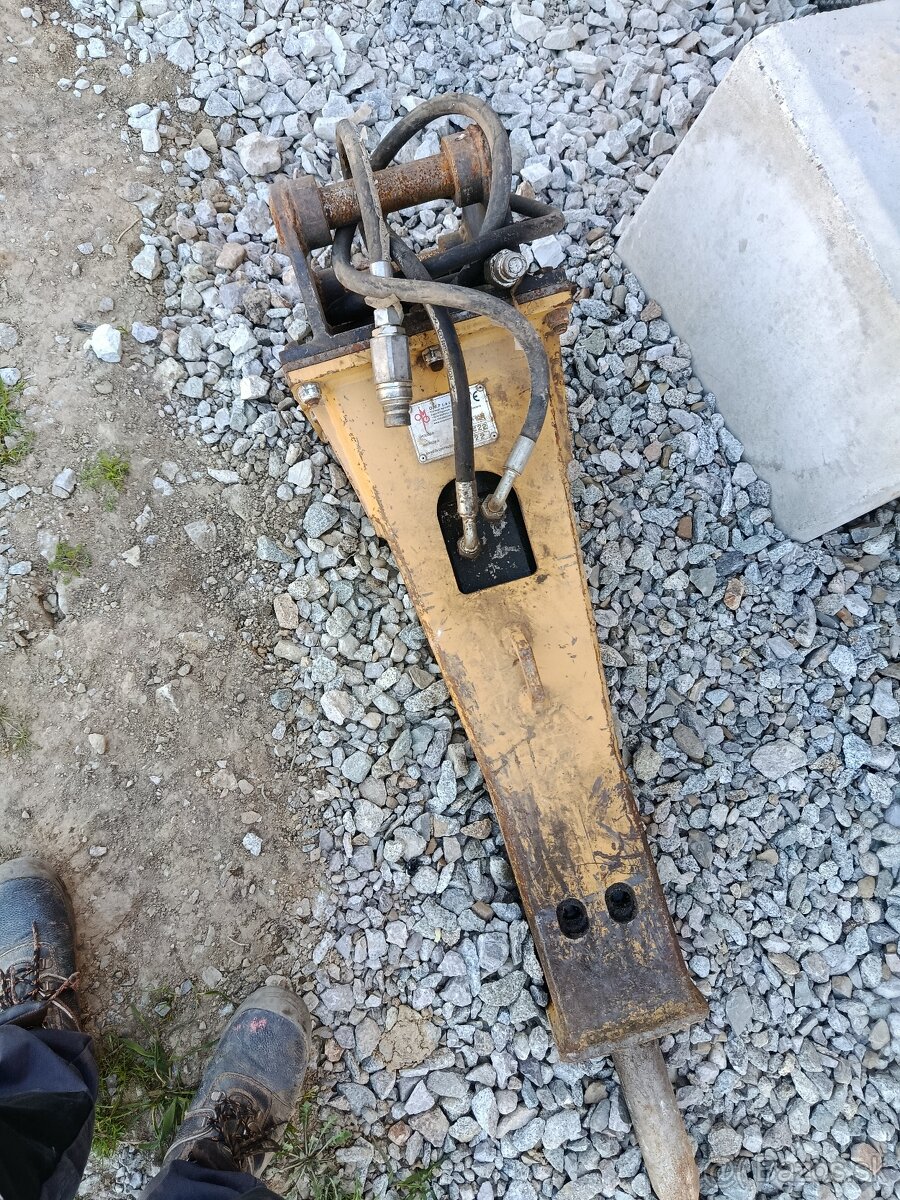 Búracie hydraulicke kladivo .