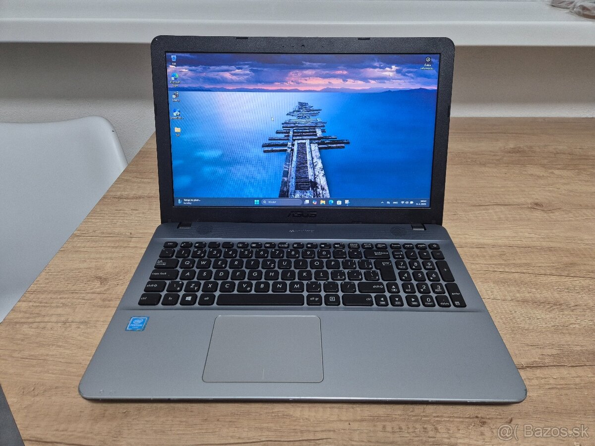 Asus VivoBook X541NA /Intel N4200/4GB/HD/256GB SSD/Bat ok