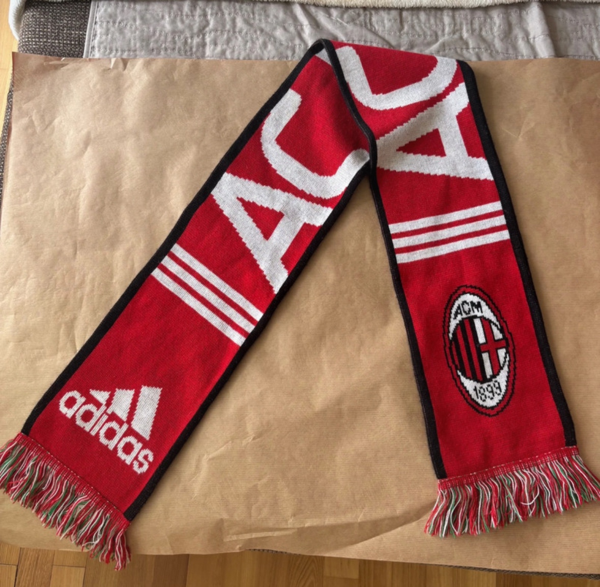 Šál AC Miláno adidas