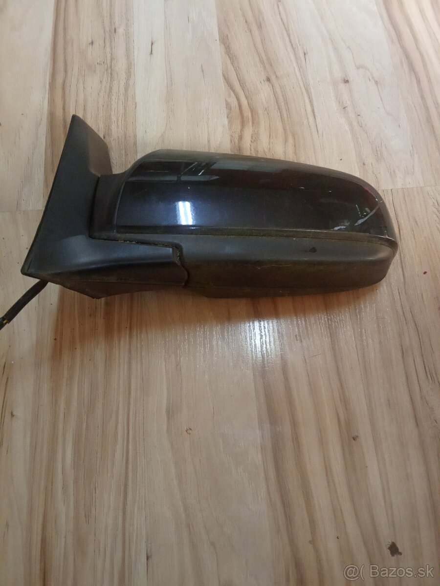 Predám spätné zrkadlo na Opel zafira