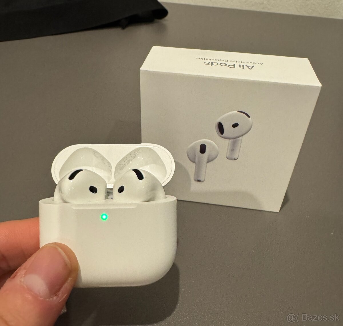Apple AirPods 4 ANC