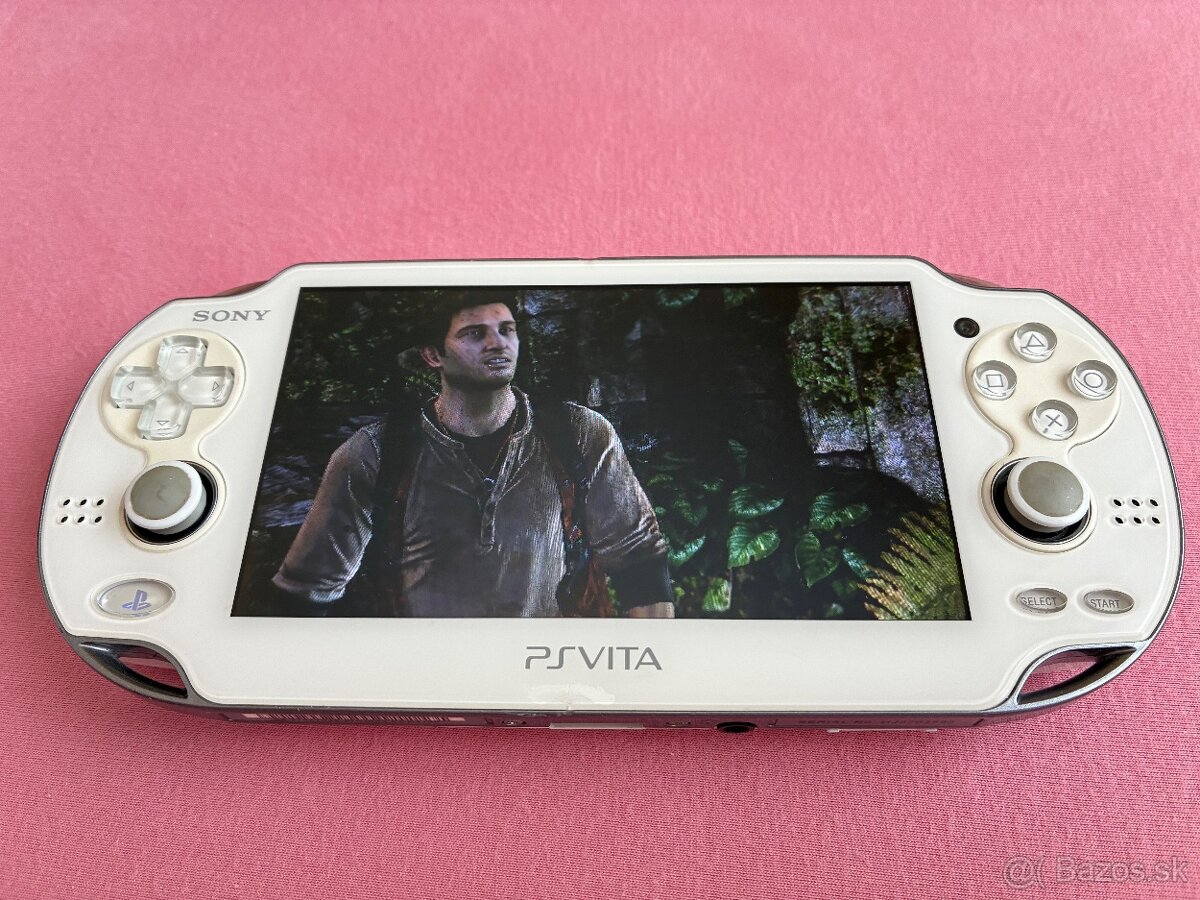 PS Vita 1100 biela s príslušenstvom