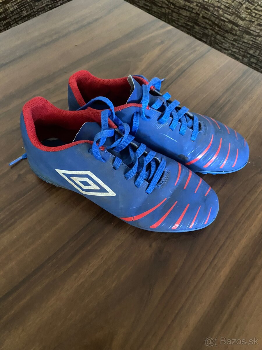 Kopačky Umbro Accuro č.36,5