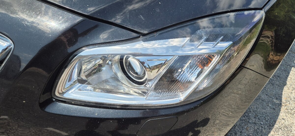 Opel Insignia BIXENON svetlomet.