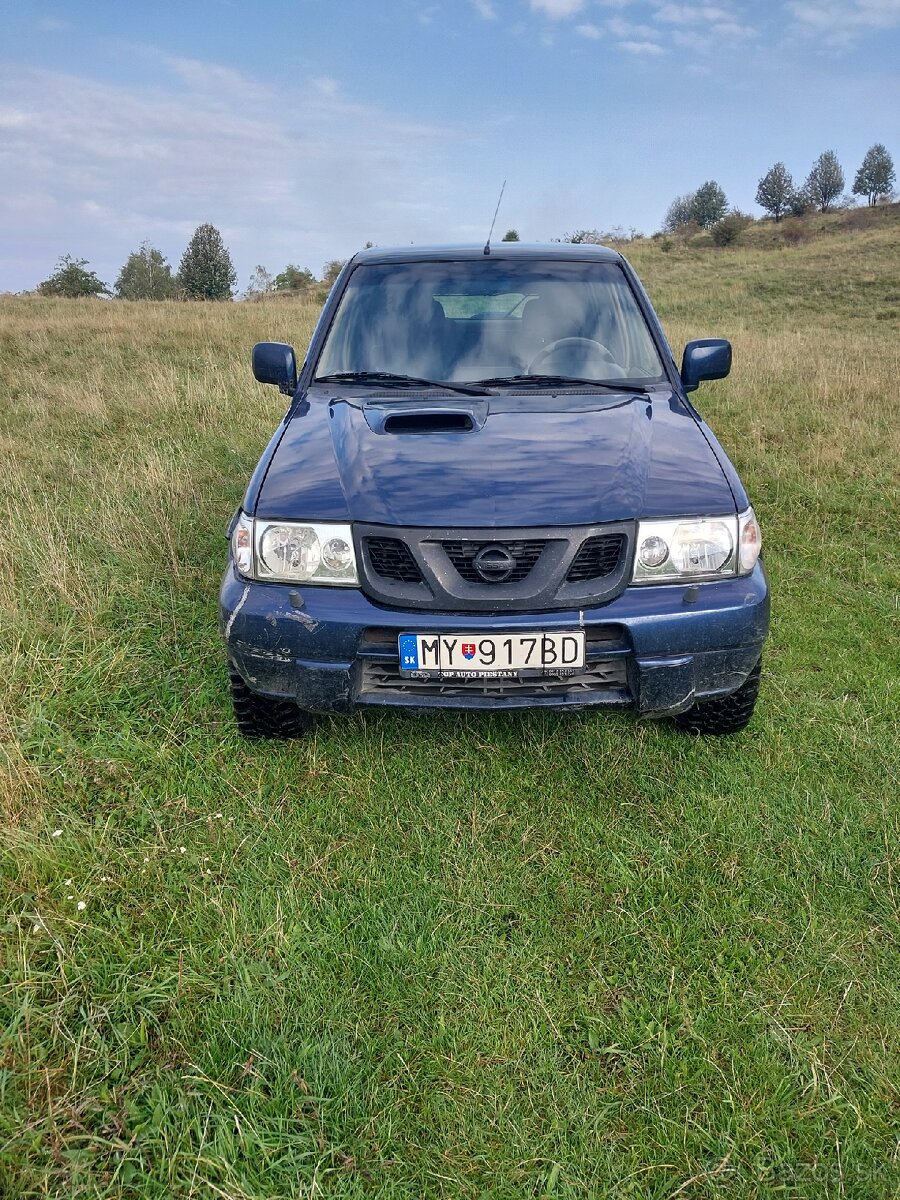 Nissan terrano