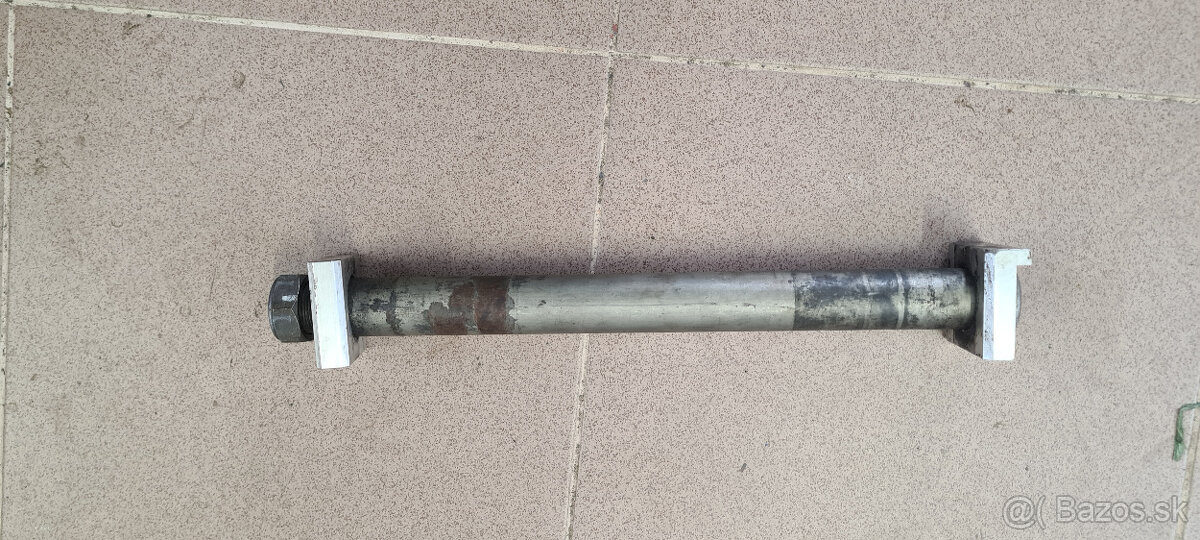 Yamaha R1 2009-2014 oska zadneho kolesa