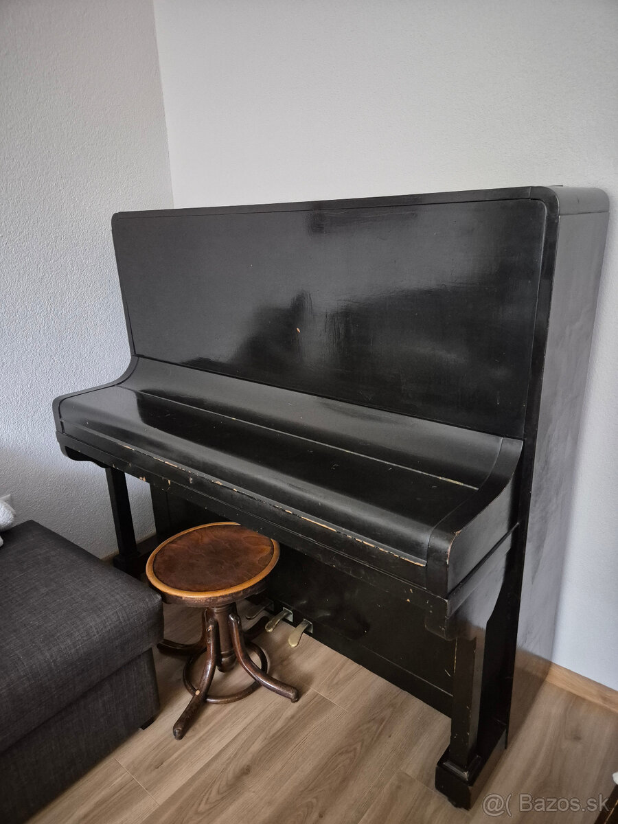 Klavír - pianino zn. Dalibor