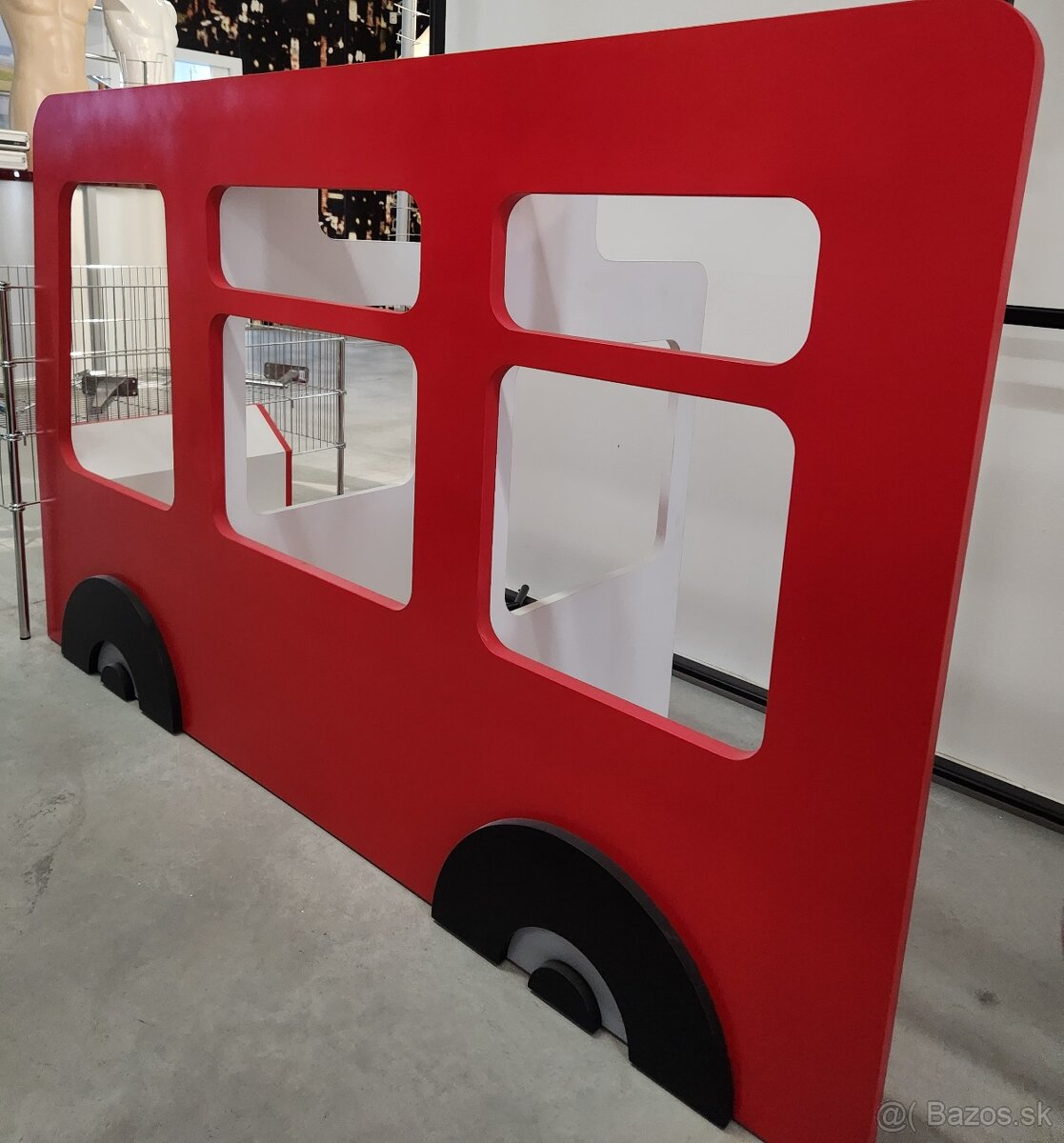 Nábytok v tvare autobusu