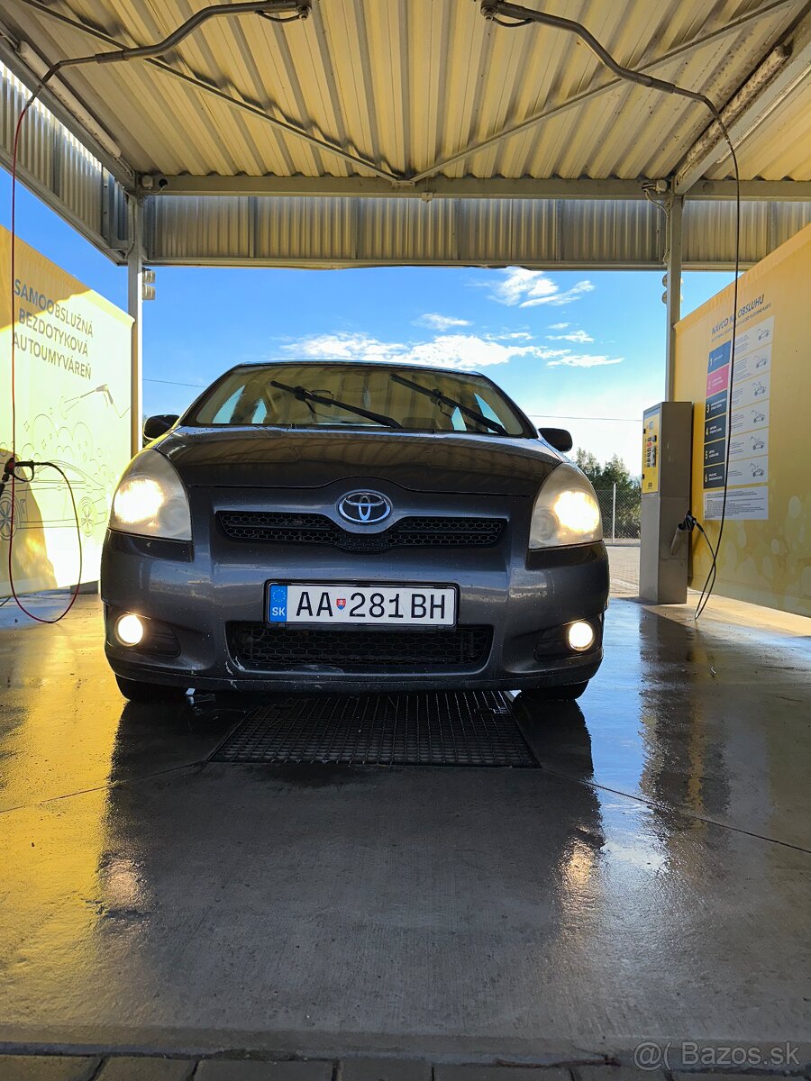 Toyota Corolla Verso kombi