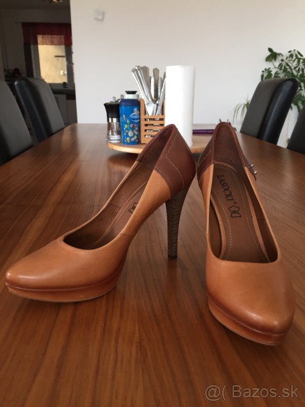 Kožené lodičky nové Lasocky velk. 36