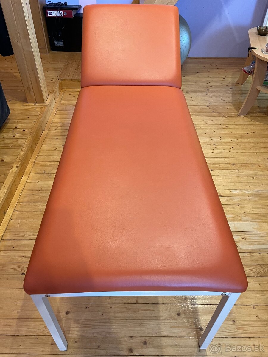 Polohovacie relaxačné ležadlo