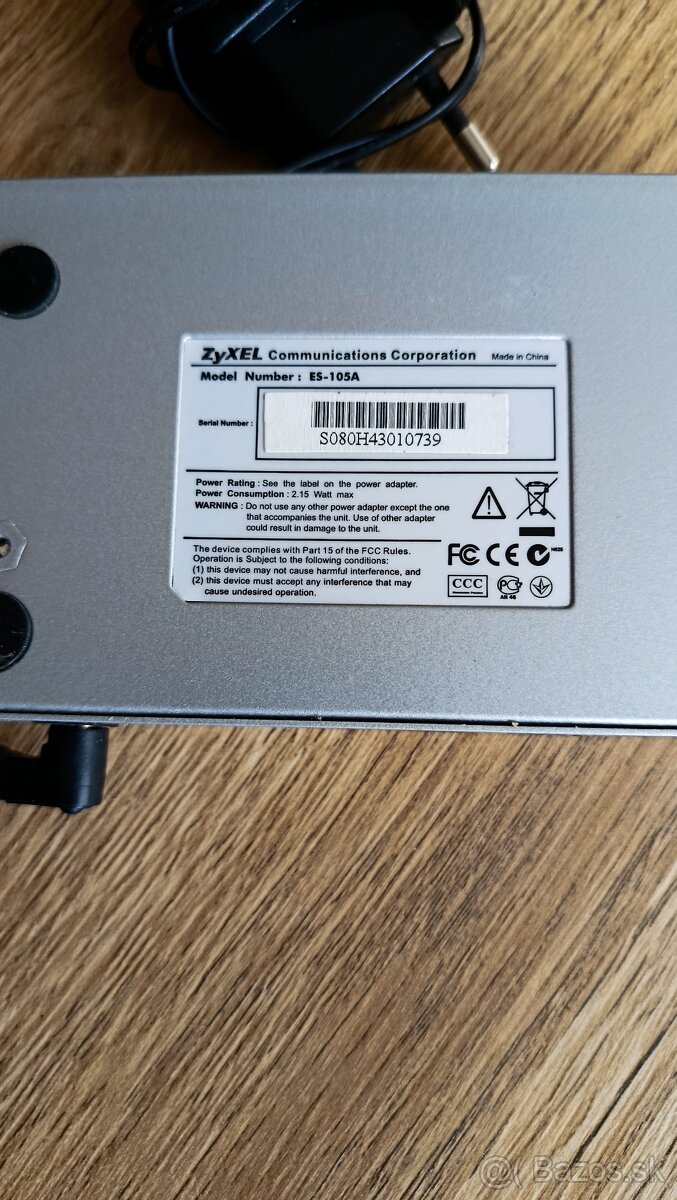 Predám switch zyxel 105a