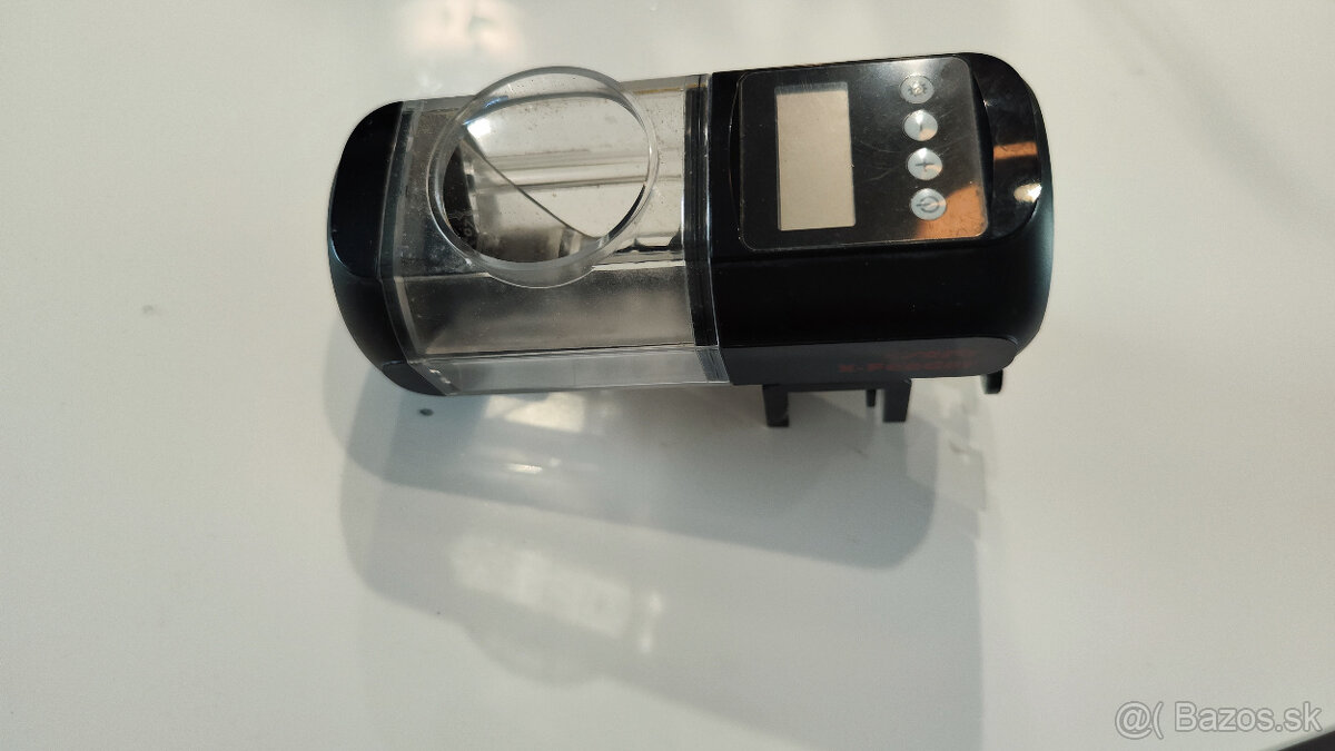 predam autamicke krmitko Sera