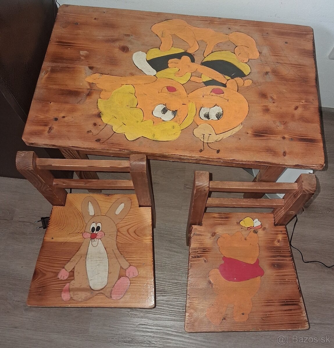 Malý detský stolíka a dve stoličky